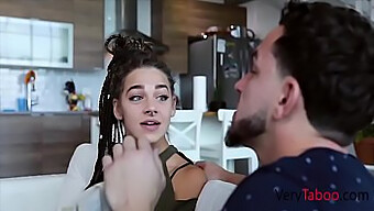 El Hermanastro Se Involucra En Actividad Sexual Después De Que Su Novia Se Retira. ¡no Te Pierdas Esta Escena Caliente!