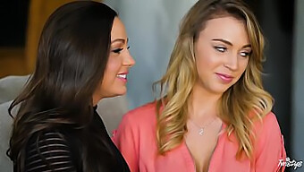 Kleine Tieners Met Tieten Abigail Mac En Zoey Taylor In Een Hete Lesbische Groepssessie