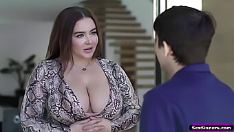 Busty Momm...