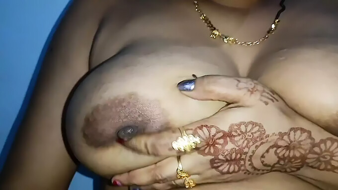 Big Ass Desi Bhabhi Fingers Her Nipples And Masturbates