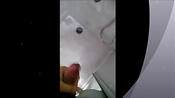 18+ Teen Bekommt Pov Einen Cumshot