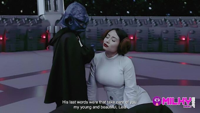 En Esta Parodia De Hot Star Wars, La Sabia Y Poderosa Maestra Yoda Se Enfrenta A La Seductora Princesa Leia En Un Intenso Encuentro.