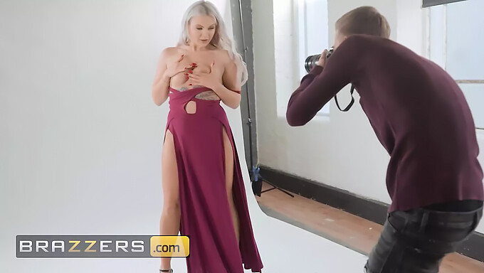 Lana Rose'S Intieme Fotoshoot Wordt Onverwacht Als Ze Zich Uitkleedt En Danny Een Handjob Geeft